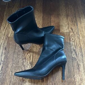 Chic Black Stiletto Heeled Boots